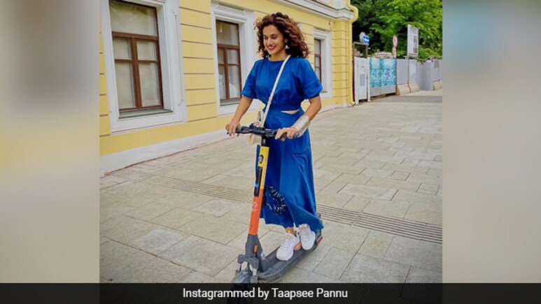 Taapsee Pannu Vacation: कॉफी, क्रोइसैन से लेकर बहुत कुछ देखें तापसी पन्नू के मॉस्को वेकेशन की शानदार तस्वीरें