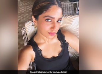 Bhumi Pednekar's Birthday Featured Three Yummy And Unique Cakes (See Pics) Bhumi Pednekar's Birthday Featured Three Yummy And Unique Cakes (See Pics)