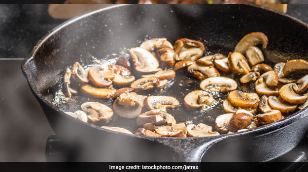 Looking For Ways To Cook Mushrooms? Try This Easy 15-Minute Butter-Garlic Mushroom Recipe