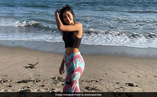 Shanaya Kapoor Just Discovered She And Ananya Panday Own The Same Piece Of Clothing. Maybe They Should Try Twinning