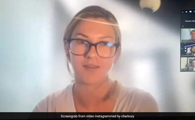 CEO के साथ चल रही थी Video Call पर मीटिंग, तभी अचानक टूट गई महिला की Chair और फिर...,देखें Video