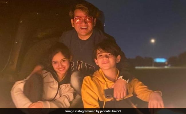 जन्नत जुबैर ने 'फादर्स डे’ पर पिता के साथ फोटो की शेयर, कहा- शब्द नही हैं प्यार बयां करने की लिए...