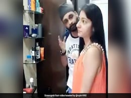 पत्नी बोली- 'काश मेरी शादी किसी समझदार से हुई होती', सुनकर पति ने दिया ऐसा धांसू जवाब - देखें मजेदार Video पत्नी बोली- 'काश मेरी शादी किसी समझदार से हुई होती', सुनकर पति ने दिया ऐसा धांसू जवाब - देखें मजेदार Video