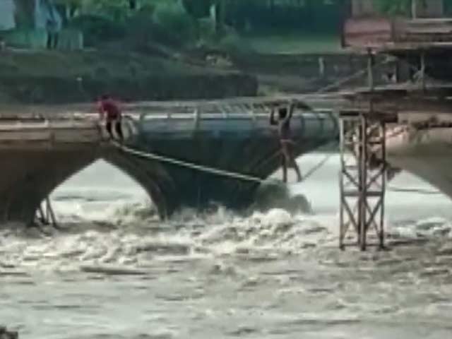 Watch: People Rescue Themselves Walking on Rope After Water Rises In River