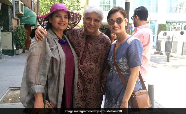 Throwback To The Time When Shabana Azmi And Javed Akhtar Met Dia Mirza In Spain