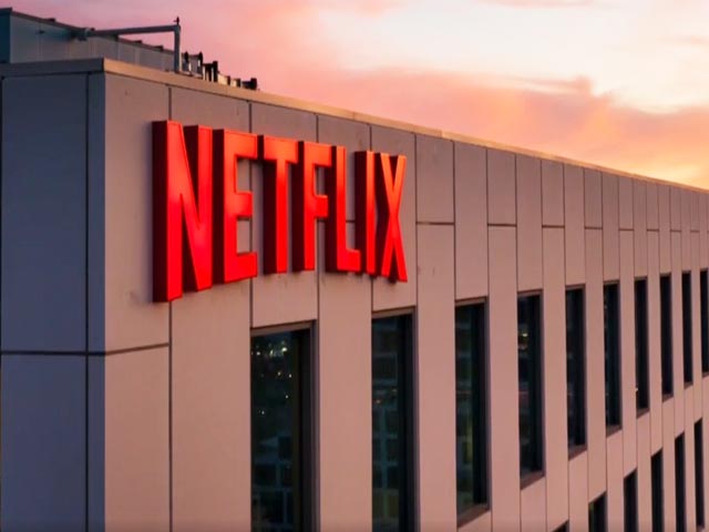 नेटफ्लिक्स और फरहान अख्तर के प्रोडक्शन हाउस में डील, 'डब्बा कार्टेल' और 'क्वीन ऑफ द हिल' पर काम शुरू