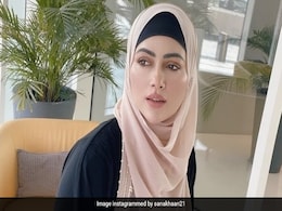 'हिजाब' पहनने पर ट्रोल हुईं Sana Khan ने दिया करारा जवाब, बोलीं- लोगों से डरते क्यों हो... 'हिजाब' पहनने पर ट्रोल हुईं Sana Khan ने दिया करारा जवाब, बोलीं- लोगों से डरते क्यों हो...