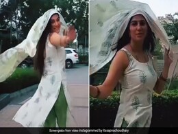 Sapna Choudhary  ने ऐश्वर्या राय के गाने पर किया डांस, फैंस बोले- बस अब शाहरुख खान की कमी है...देखें Video Sapna Choudhary  ने ऐश्वर्या राय के गाने पर किया डांस, फैंस बोले- बस अब शाहरुख खान की कमी है...देखें Video