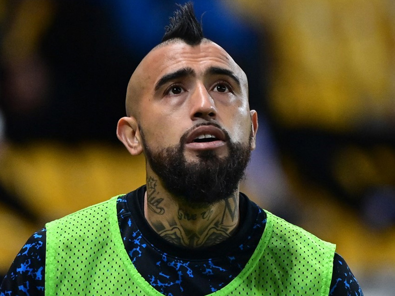 Inter Milan's Arturo Vidal In Hospital After Positive Covid Test