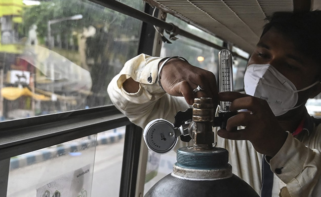 कोविड-19: पिछले 24 घंटे में  1.27 लाख नए केस आए सामने और 2,795 की मौत