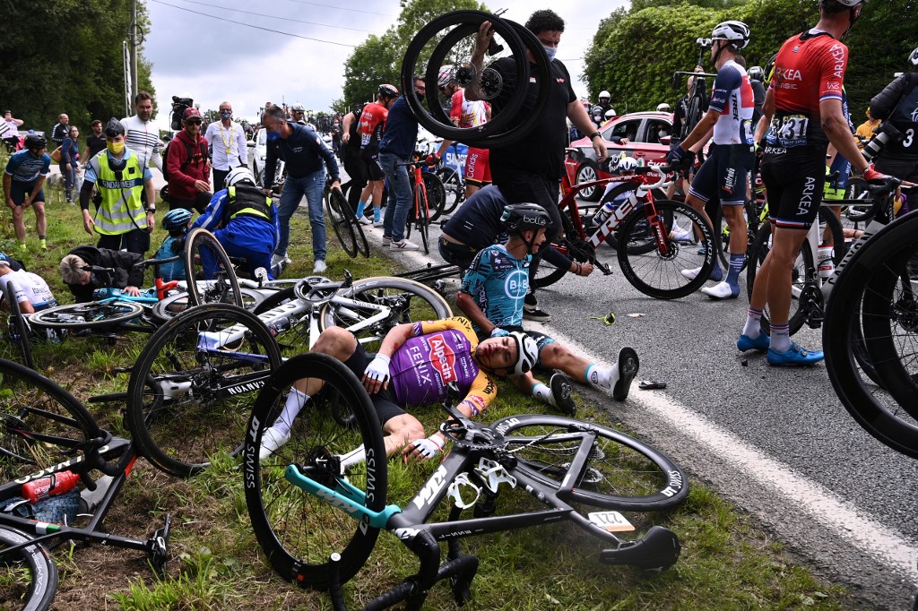 Tour De France Spectator Who Caused Mass Crash Arrested