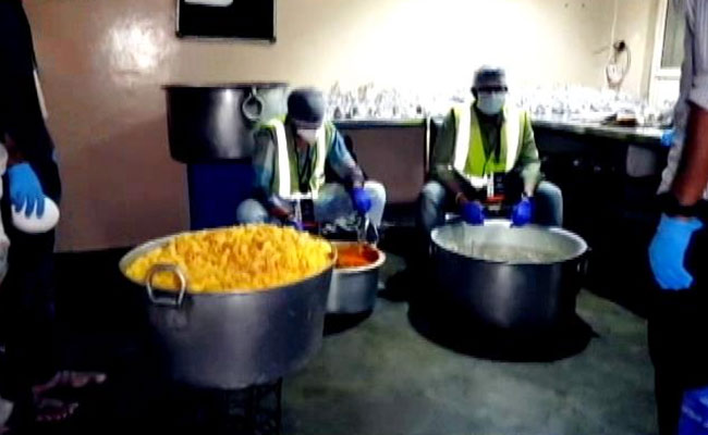 बेंगलुरु: कोरोना मरीजों के लिए वरदान साबित हुई गुड क्वेस्ट की 'फूड टू योर डोरस्टेप' मुहिम