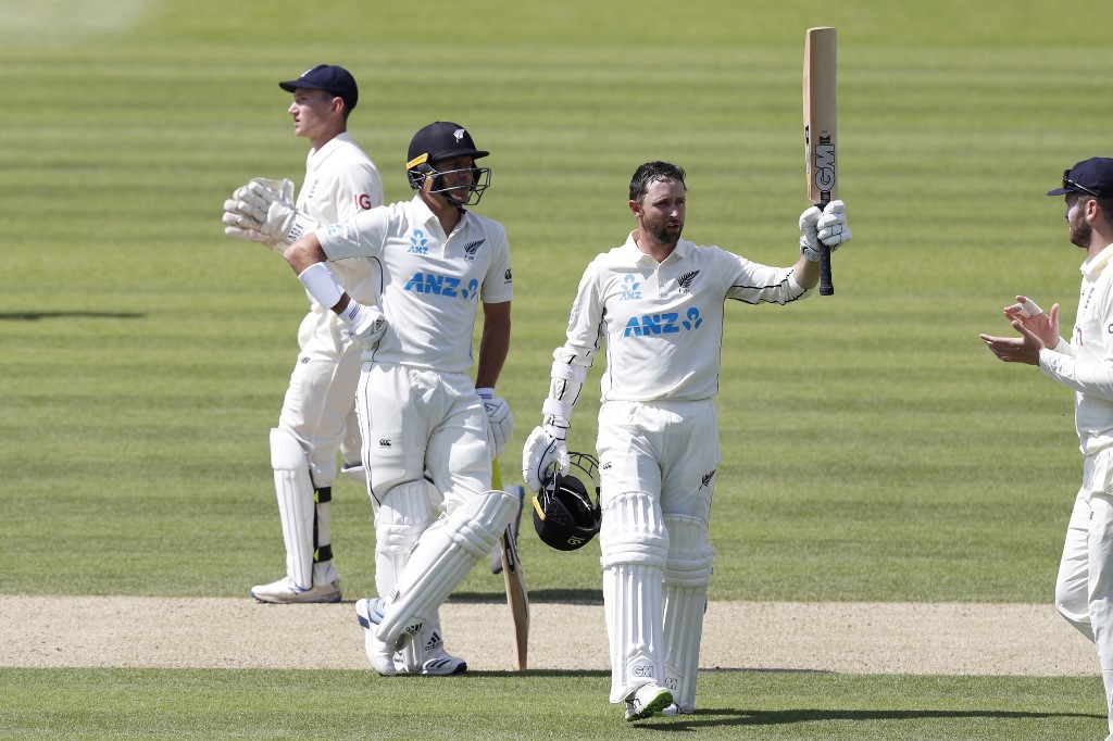 इंग्लैंड बनाम न्यूजीलैंड, पहला टेस्ट: डेवोन कॉनवे इंग्लैंड में डेब्यू पर दोहरा शतक बनाने वाले पहले खिलाड़ी बने इंग्लैंड बनाम न्यूजीलैंड, पहला टेस्ट: डेवोन कॉनवे इंग्लैंड में डेब्यू पर दोहरा शतक बनाने वाले पहले खिलाड़ी बने