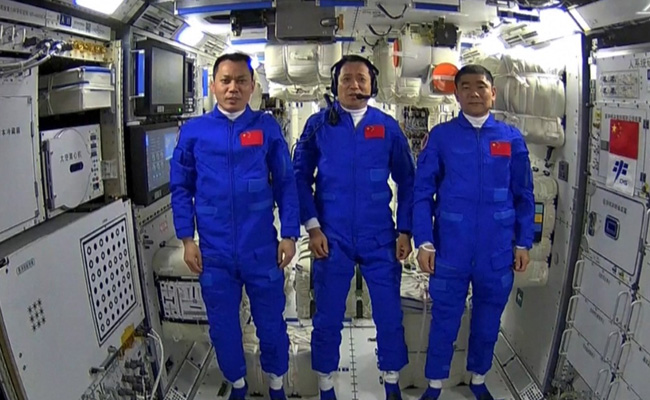 Xi Jinping Lauds "New Horizon" For Humanity In Space Chat With Astronauts