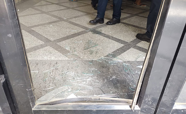 जेएनयू लाइब्रेरी में हंगामे के चलते हुई तोड़फोड़, पुलिस ने दर्ज किया मामला