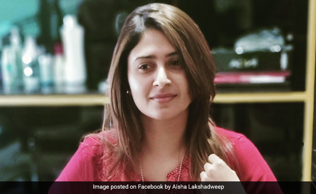 Lakshadweep: फिल्म निर्माता आयशा सुल्ताना पर देशद्रोह का केस, प्रफुल पटेल को कहा था ‘जैविक हथियार’