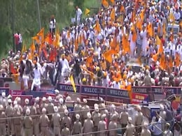 Sukhbir Badal Detained Amid Huge Protest Outside Amarinder Singh's House Sukhbir Badal Detained Amid Huge Protest Outside Amarinder Singh's House