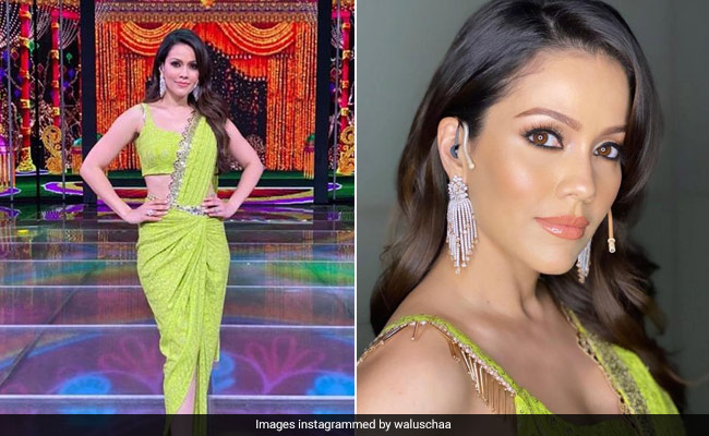 Waluscha De Sousa Gives The Neon Trend Her Ethnic Touch With A Colour Pop <i>Saree</i>