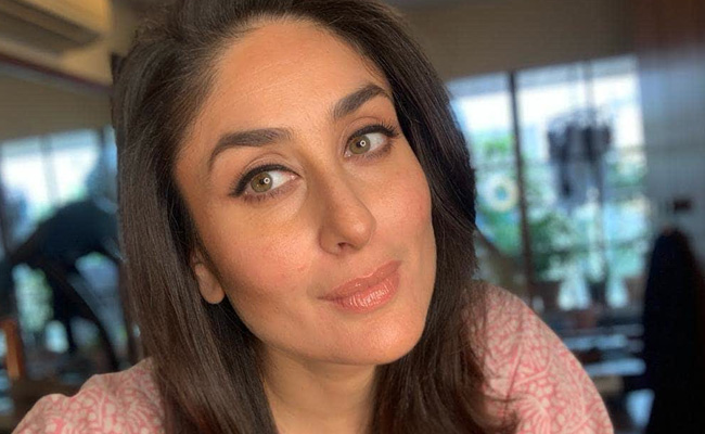 New York City के टाइम्स स्क्वायर में बिलबोर्ड पर चमकती नजर आईं करीना कपूर, देखें Video