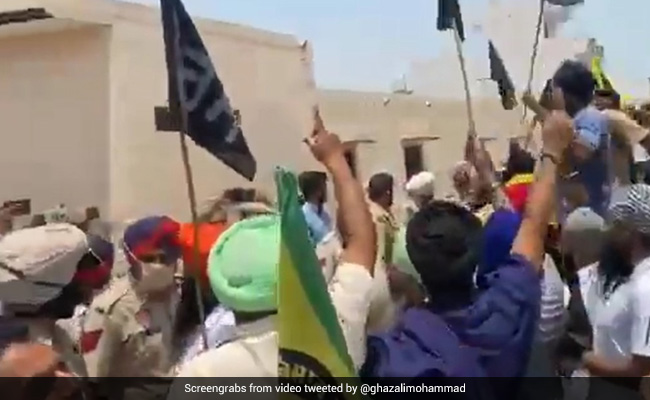 Now, Congress's Manish Tewari Faces Farmers' Protest In Punjab