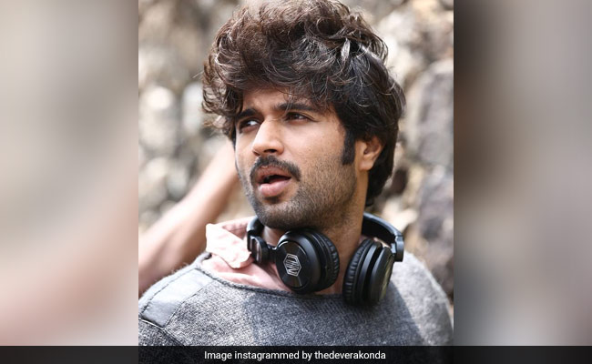 ओटीटी पर 'लाइगर' 200 करोड़ में बिकने की आई खबर तो विजय देवरकोंडा बोले- इससे ज्यादा मैं...