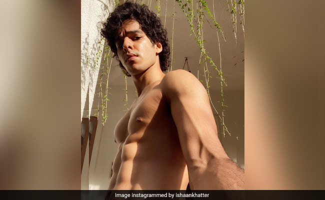 Can You Guess Who Ishaan Khatter's "Favourite" Yoga Partner Is? Hint - His Rumoured Girlfriend