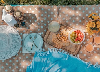 International Picnic Day: 7 Easy-To-Make Picnic Munchies On This Day International Picnic Day: 7 Easy-To-Make Picnic Munchies On This Day