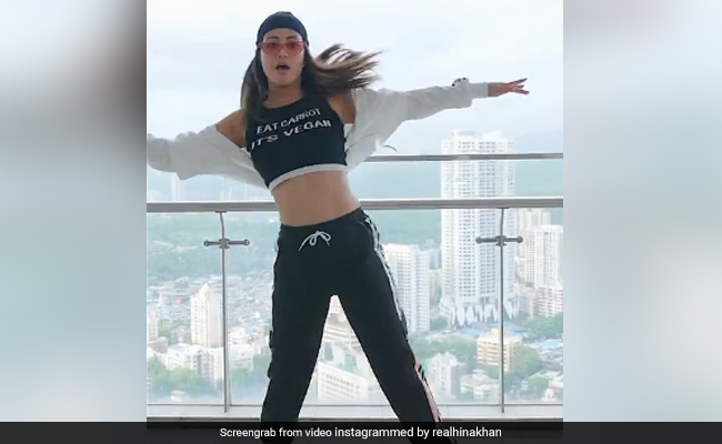 हिना खान ने कनिका कपूर के गाने 'मधुबन' पर किया जोरदार डांस, वायरल हुआ Video