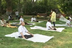 People Of All Age Groups In Delhi Turn Out For Yoga Day People Of All Age Groups In Delhi Turn Out For Yoga Day