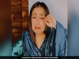 नेहा कक्कड़ ने 'खड़ तैनू मैं दस्सा' गाने पर रोते हुए वीडियो किया शेयर, फैन्स बोले- रोते हुए भी कितना क्यूट लगती हो.... Video वायरल  नेहा कक्कड़ ने 'खड़ तैनू मैं दस्सा' गाने पर रोते हुए वीडियो किया शेयर, फैन्स बोले- रोते हुए भी कितना क्यूट लगती हो.... Video वायरल