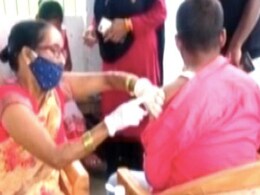 On Camera, "Empty" Syringe Used To Vaccinate Man in Bihar On Camera, "Empty" Syringe Used To Vaccinate Man in Bihar