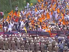 Sukhbir Badal Detained Amid Huge Protest Outside Amarinder Singh's House