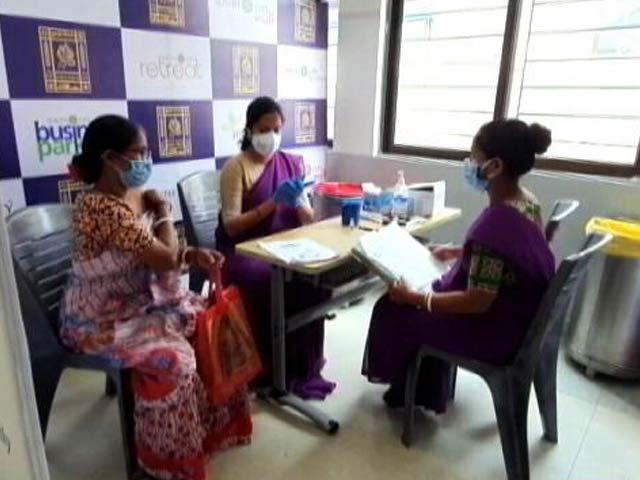 दिल्ली में सरकारी शिक्षकों के टीकाकरण का खास इंतजाम, परिजनों को भी मिलेगी सुविधा