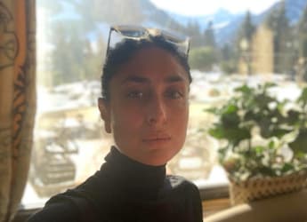 Kareena Kapoor Khan Enjoys Rainy Evening With This Food Combination, Calls It 'The Best Feeling' Kareena Kapoor Khan Enjoys Rainy Evening With This Food Combination, Calls It 'The Best Feeling'