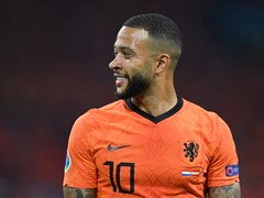 Barcelona Sign Memphis Depay On Free Transfer From Lyon