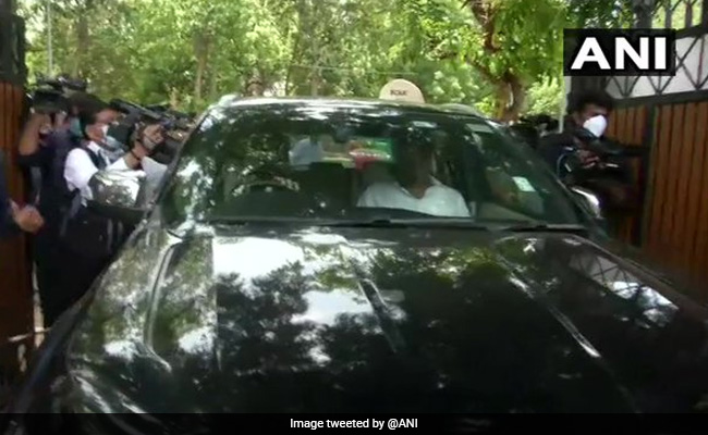 बिहार का सियासी ड्रामा : नहीं हुई 'बागी चाचा' से मुलाकात, पौने दो घंटे इंतजार कर घर लौटे चिराग पासवान