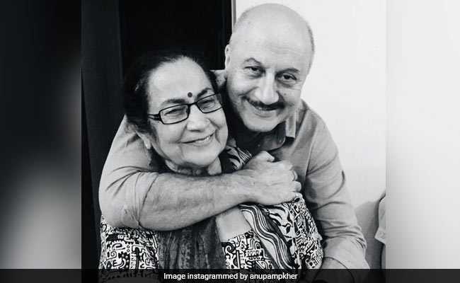 "You Are Loved By Everybody": Anupam Kher's Adorable Birthday Wish For Mother Dulari