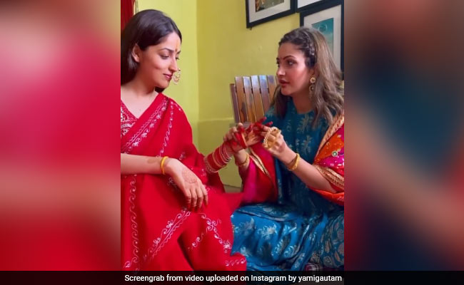 Here's How Much Fun Yami Gautam Had At Her Wedding Festivities, With Sister Surilie By Her Side