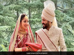 Newly Wed Yami Gautam's Bridal Charm Is All Thanks To Her Elegant <i>Saree</i> Newly Wed Yami Gautam's Bridal Charm Is All Thanks To Her Elegant <i>Saree</i>