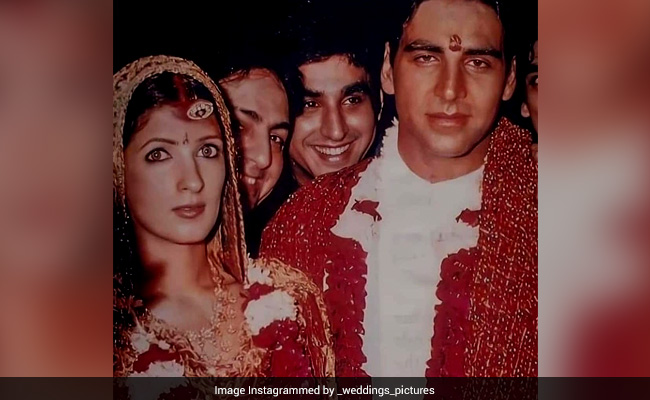 शादी के 20 साल बाद Akshay Kumar और Twinkle Khanna की शादी की तस्वीरें वायरल, फेमस डिजाइनर के घर हुई थी शादी