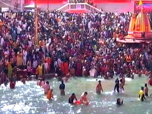 टीका अभियान सुस्त, विज्ञापन से नहीं होता जीवन यापन सरकार