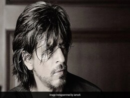 शाहरुख खान पर लिखी यह कविता हो रही है वायरल, 'एक शाहरुख में पूरा हिंदुस्तान बसता है' शाहरुख खान पर लिखी यह कविता हो रही है वायरल, 'एक शाहरुख में पूरा हिंदुस्तान बसता है'