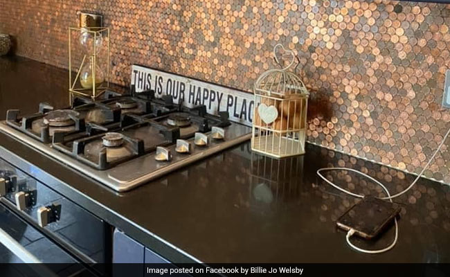 लॉकडाउन के दौरान महिला ने 7,500 तांबे के सिक्कों से सजाया अपना किचन, सोशल मीडिया पर वायरल हुईं Photos