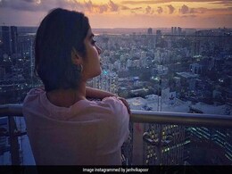 City Of Stars, Are You Shining Just For Janhvi Kapoor? Her Post Says It All City Of Stars, Are You Shining Just For Janhvi Kapoor? Her Post Says It All