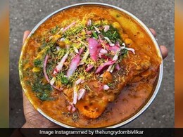 Sindhi Dal Toast: A Classic Sindhi Toast Drizzled With Moong Dal Gravy (Recipe Inside)