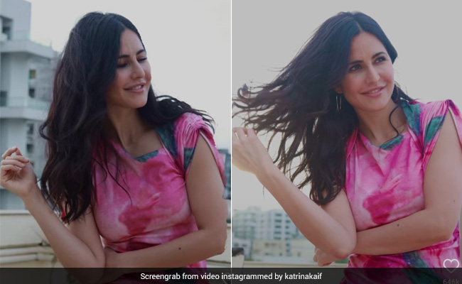 Katrina Kaif का दिखा ग्लैमरस अंदाज, मुस्कुराहट ने जीता फैंस का दिल- देखें Video