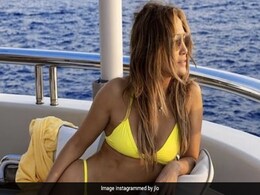 Jennifer Lopez ने शेयर की लेटेस्ट फोटो, ग्लैमरस अंदाज के दीवाने हुए फैन्स...देखें Photos Jennifer Lopez ने शेयर की लेटेस्ट फोटो, ग्लैमरस अंदाज के दीवाने हुए फैन्स...देखें Photos