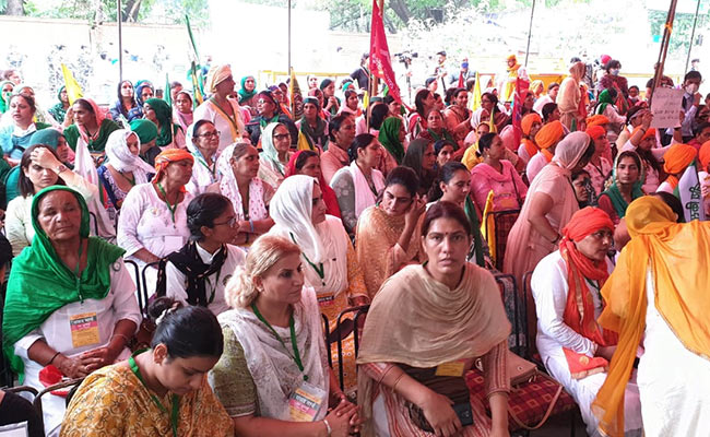 All-Women Brigade, 4-Year-Old Orator At "<i>Kisan Sansad</i>" In Delhi