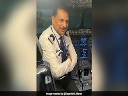 'न भूलने वाली उड़ान', फ्लाइट में सफर कर थे DMK सांसद, पायलट थे बीजेपी MP राजीव प्रताप रूडी 'न भूलने वाली उड़ान', फ्लाइट में सफर कर थे DMK सांसद, पायलट थे बीजेपी MP राजीव प्रताप रूडी