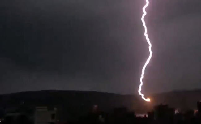 Lightning Kills Selfie-Takers In Jaipur, Another 41 In UP